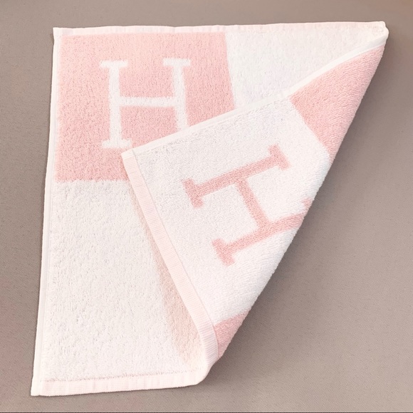 NWOT Hermes baby pink towel